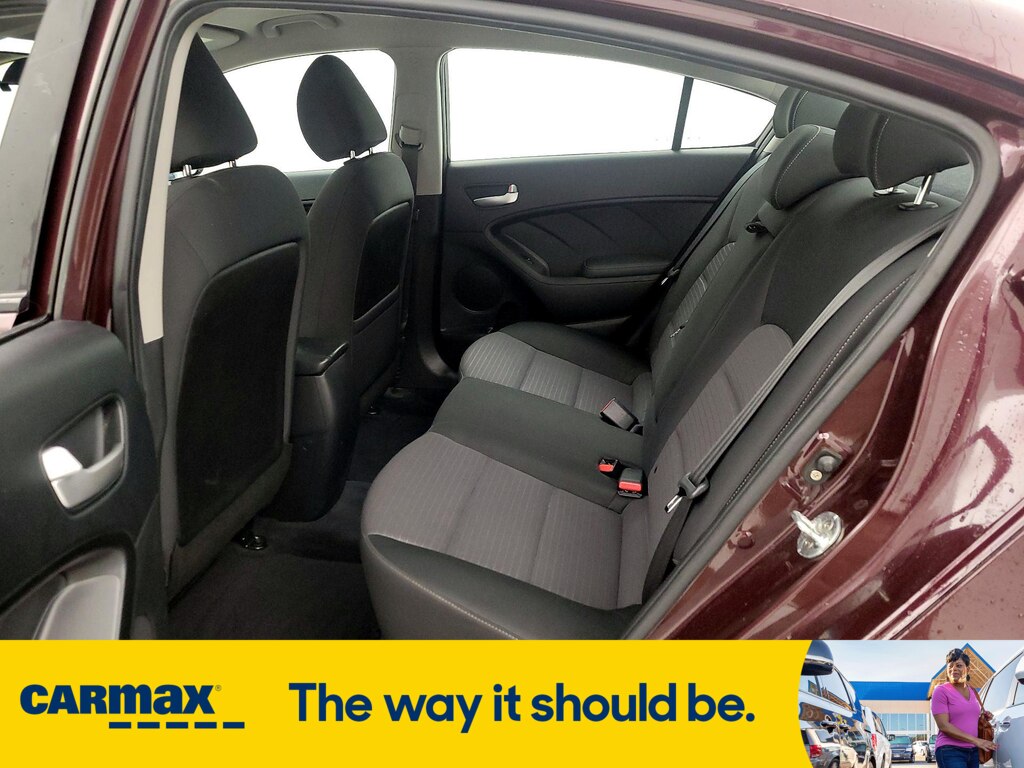 Vehicle image 24 of 28