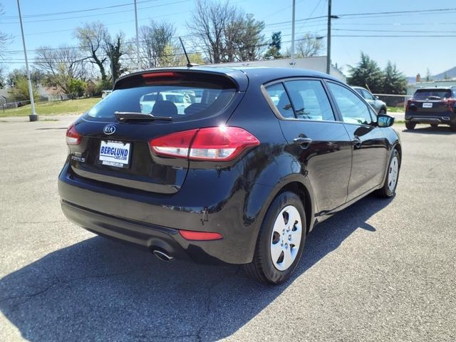 2017 Kia Forte5 LX