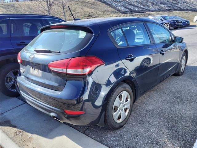 2017 Kia Forte5 LX