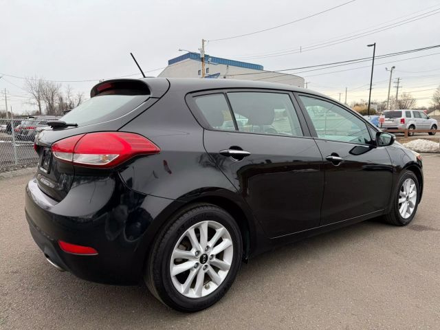 2017 Kia Forte5 LX