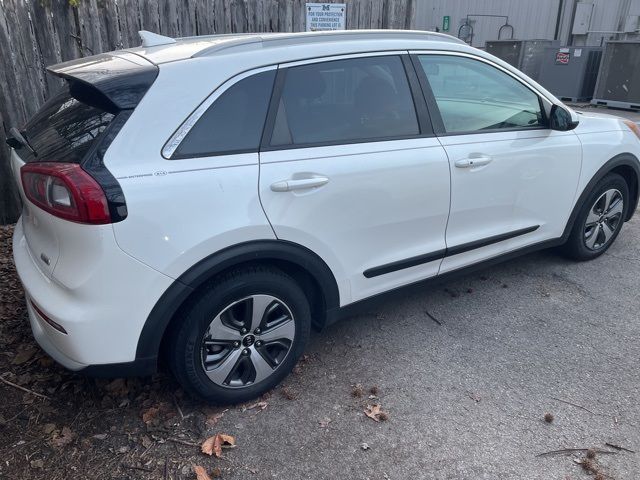 2017 Kia Niro LX