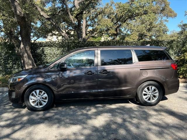 2017 Kia Sedona LX