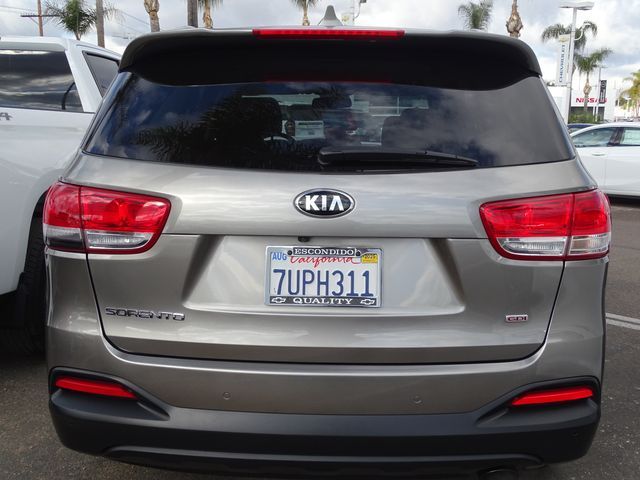 2017 Kia Sorento LX