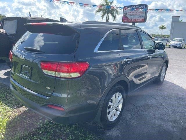 2017 Kia Sorento LX