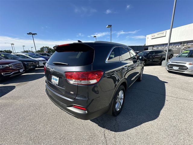 2017 Kia Sorento LX