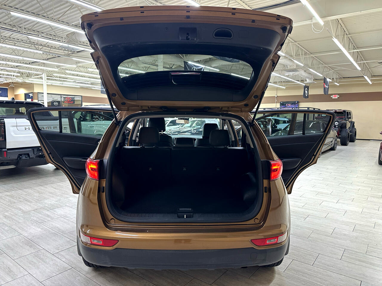 Vehicle image 13 of 41