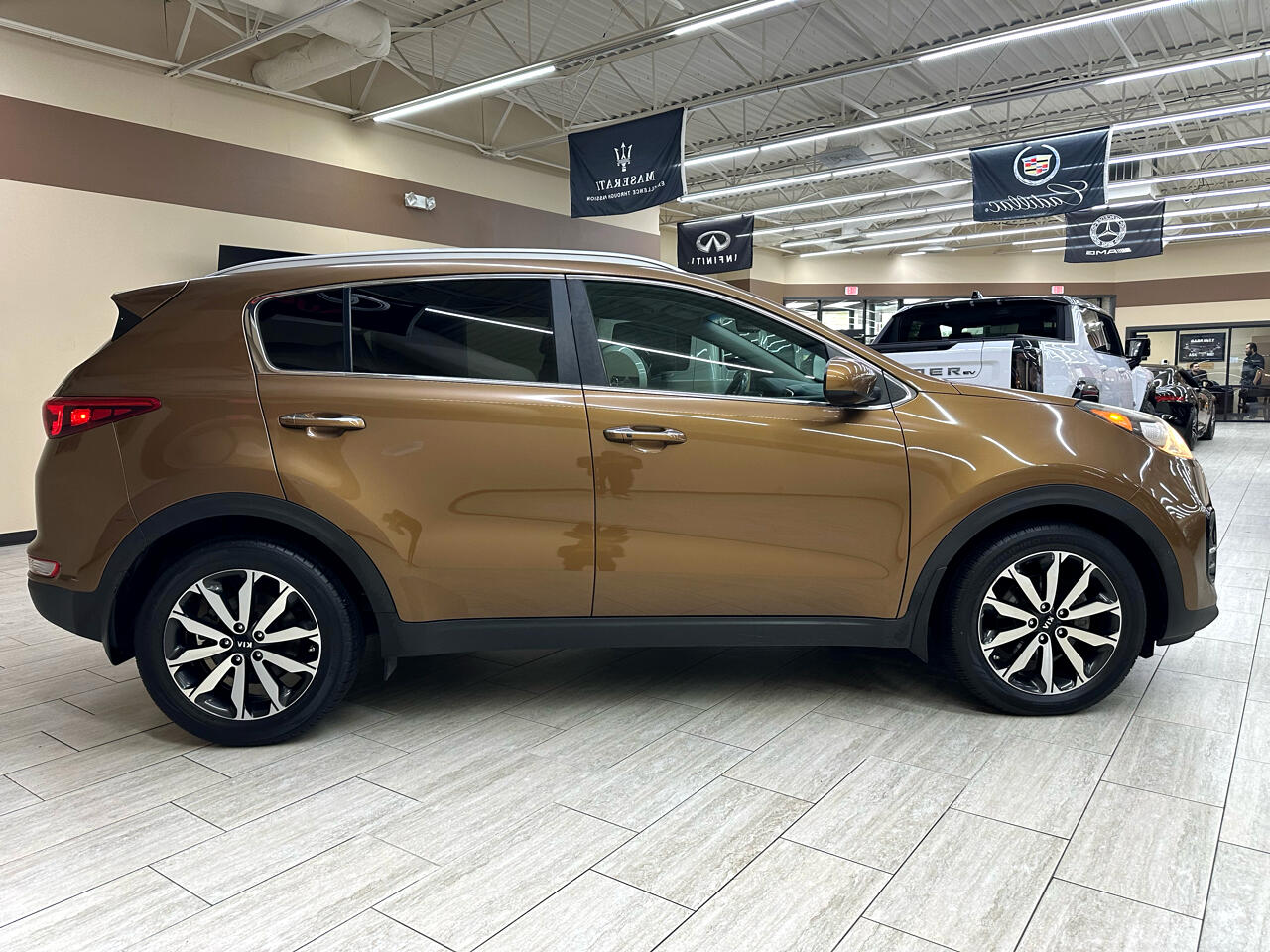 Vehicle image 6 of 41