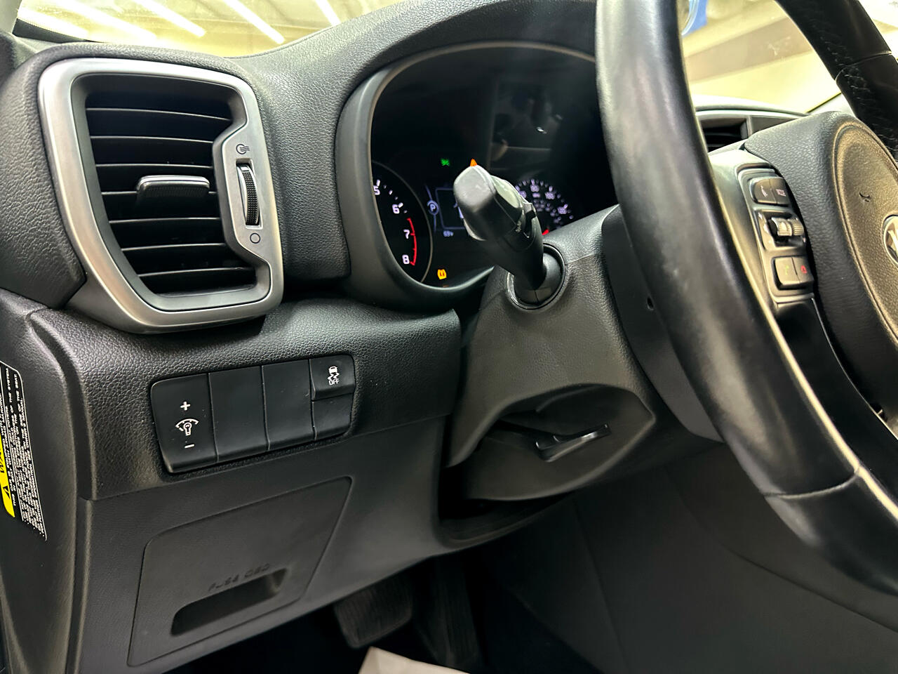 Vehicle image 17 of 41