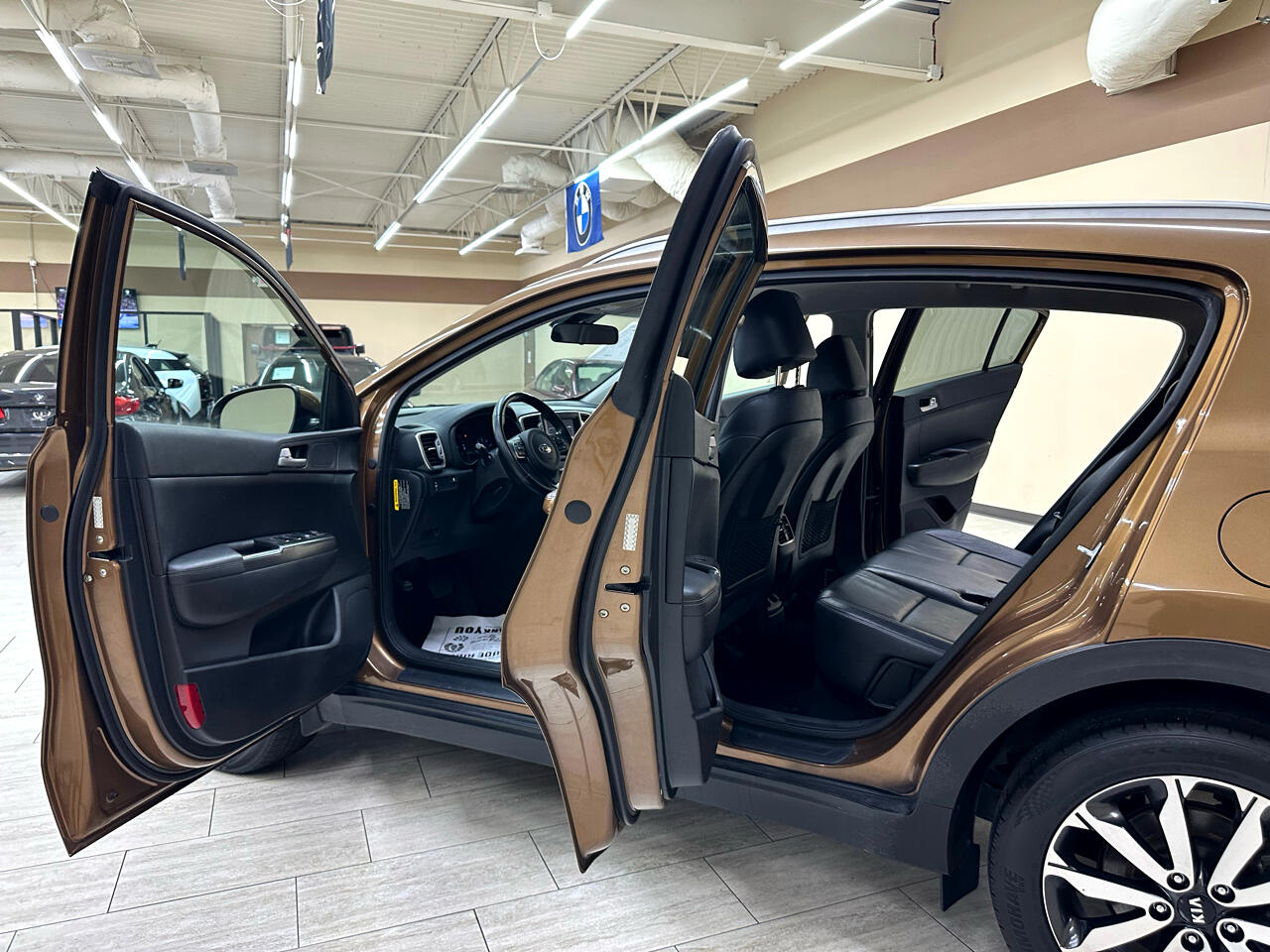 Vehicle image 14 of 41