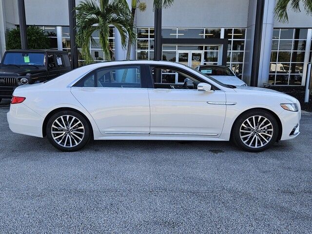 2017 Lincoln Continental Select