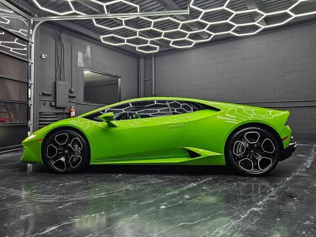 2017 Lamborghini Huracan Base