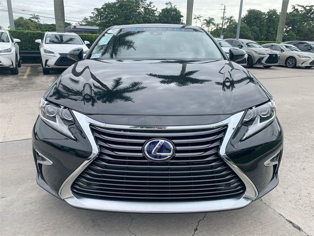 2017 Lexus ES 300h