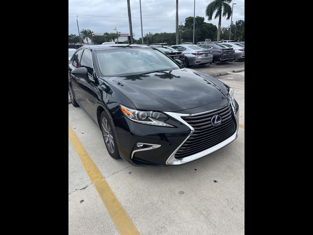 2017 Lexus ES 300h