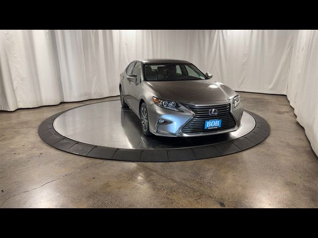 2017 Lexus ES 300h