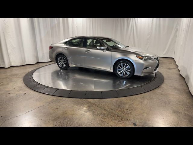 2017 Lexus ES 300h