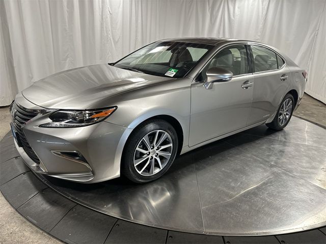 2017 Lexus ES 300h