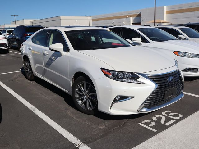 2017 Lexus ES 300h