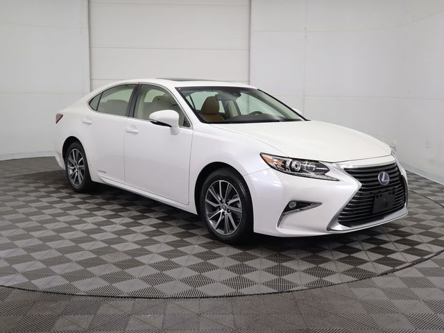 2017 Lexus ES 300h