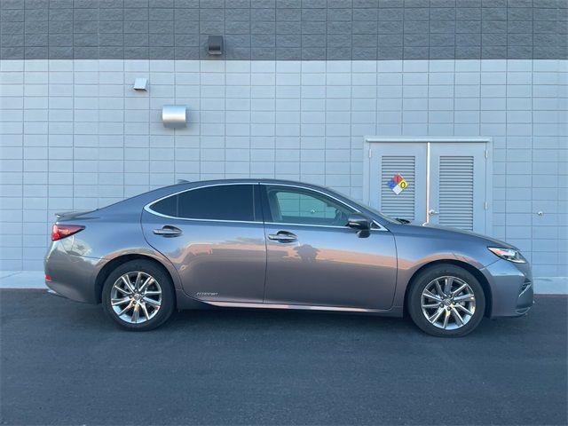 2017 Lexus ES 300h