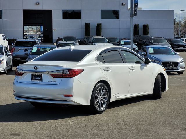 2017 Lexus ES 300h