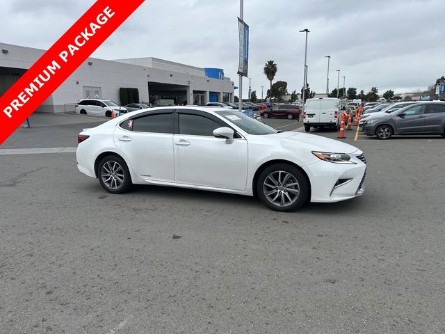 2017 Lexus ES 300h