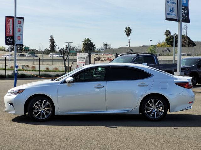 2017 Lexus ES 300h