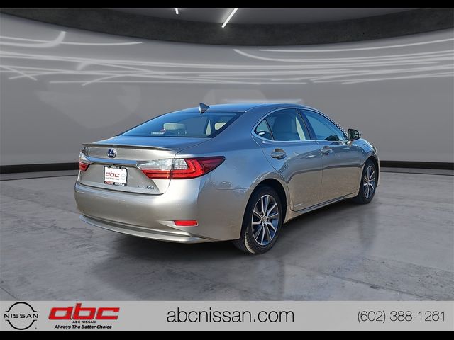 2017 Lexus ES 300h