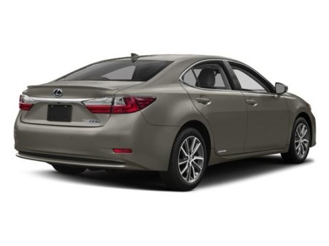 2017 Lexus ES 300h