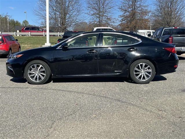 2017 Lexus ES 300h