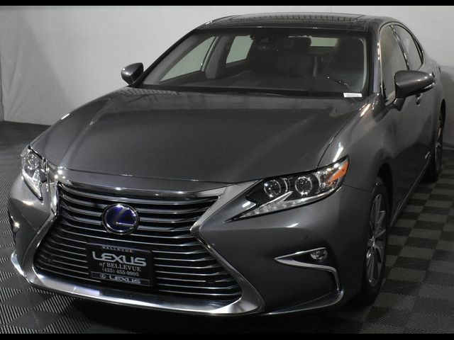 2017 Lexus ES 300h