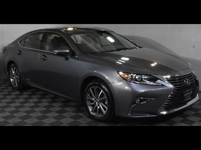 2017 Lexus ES 300h