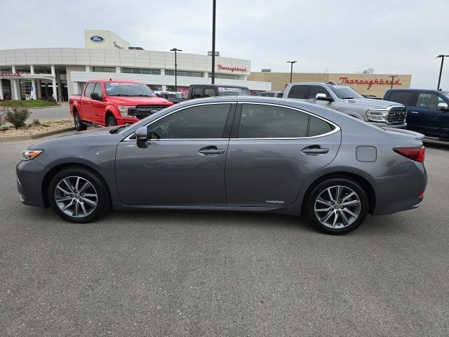 2017 Lexus ES 300h