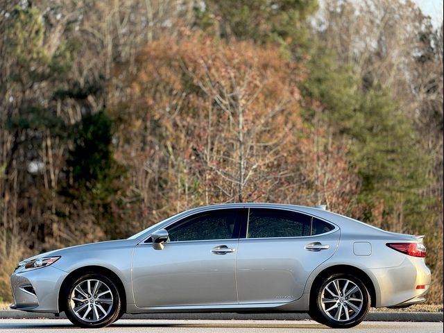 2017 Lexus ES 300h