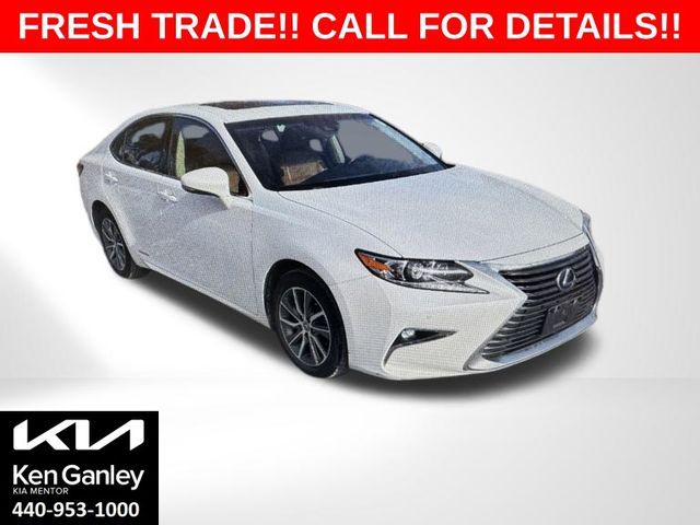 2017 Lexus ES 300h