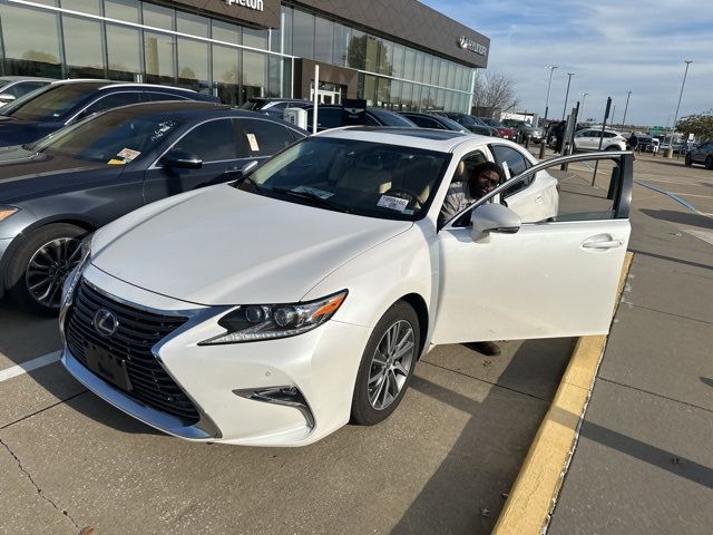 2017 Lexus ES 300h