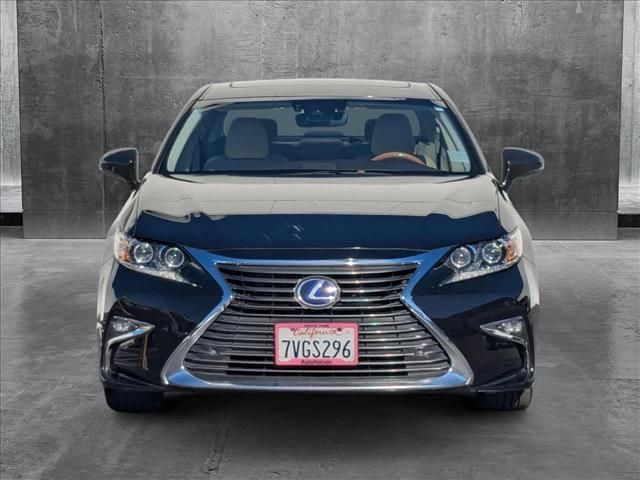 2017 Lexus ES 300h