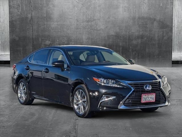 2017 Lexus ES 300h