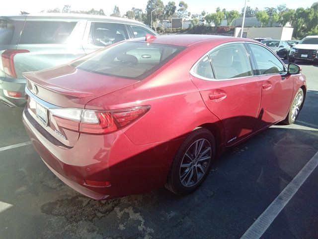 2017 Lexus ES 300h