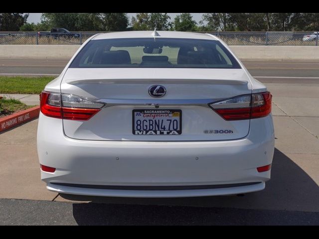 2017 Lexus ES 300h