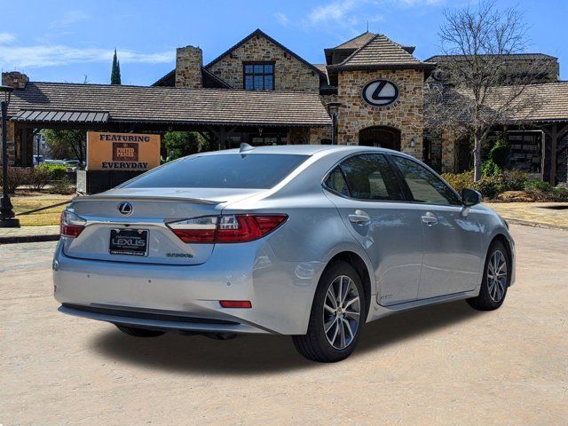 2017 Lexus ES 300h