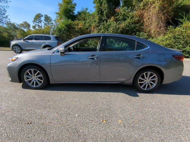 2017 Lexus ES 300h