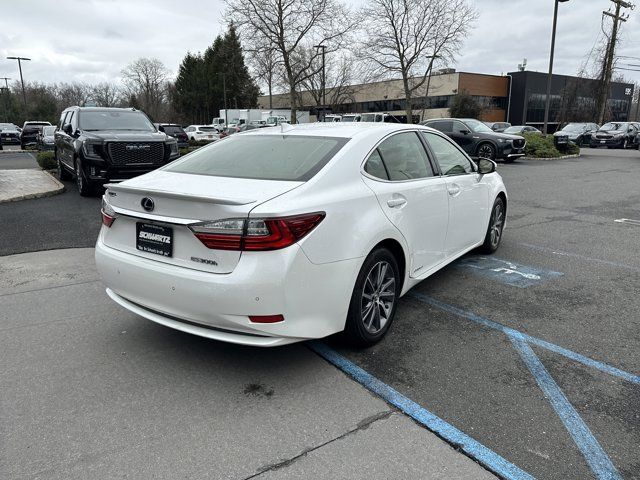 2017 Lexus ES 300h