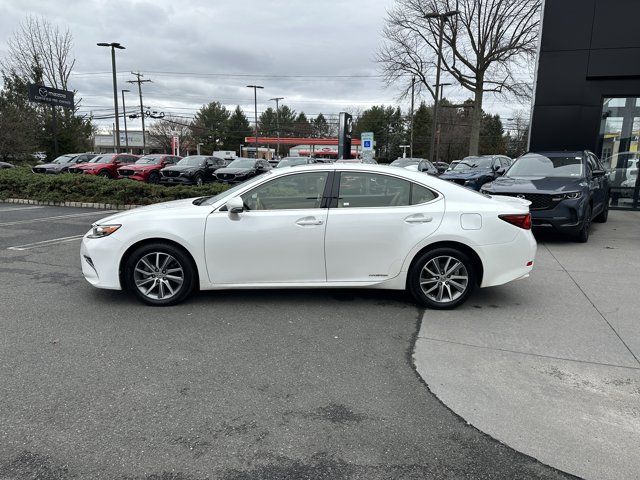 2017 Lexus ES 300h