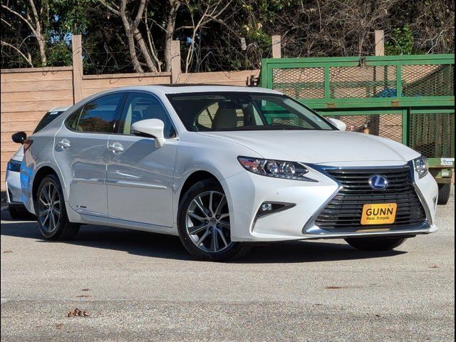 2017 Lexus ES 300h