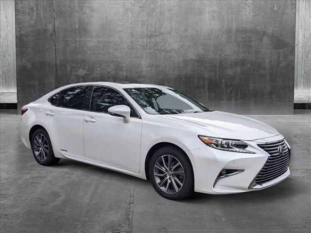 2017 Lexus ES 300h