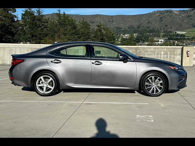 2017 Lexus ES 300h