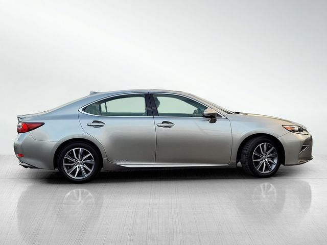 2017 Lexus ES 300h