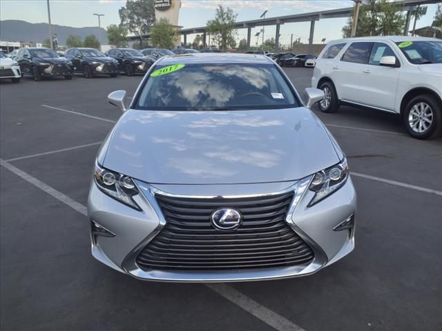 2017 Lexus ES 300h