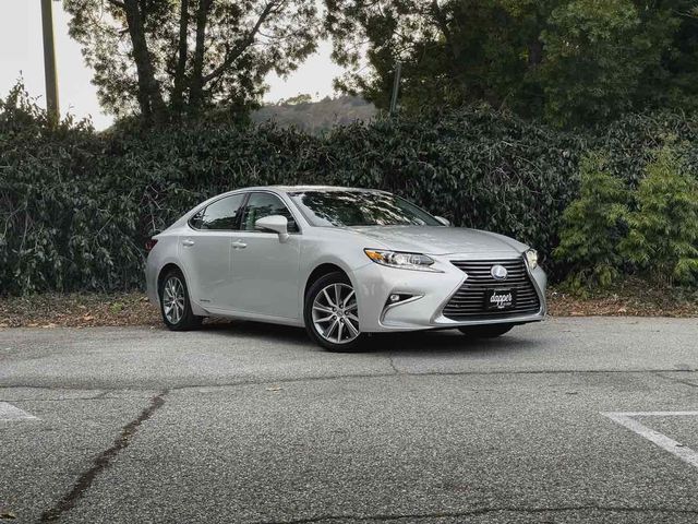 2017 Lexus ES 300h