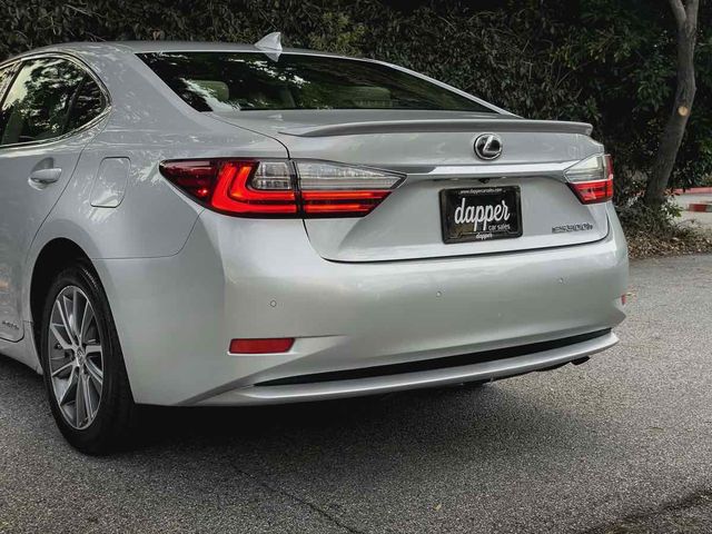 2017 Lexus ES 300h